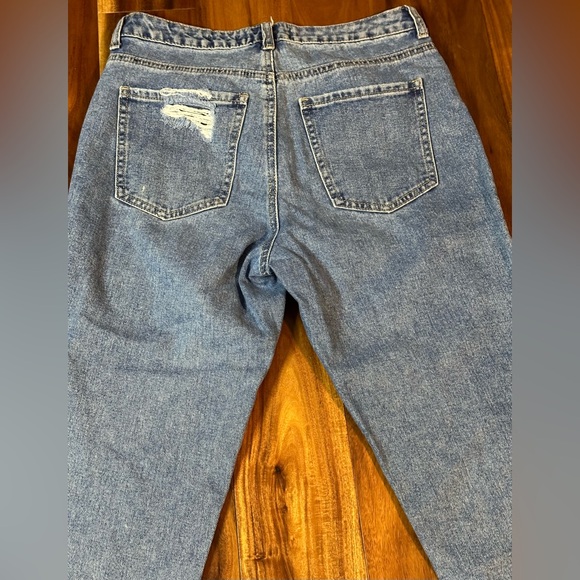 New Look “Tori” Mom Jeans - Picture 9 of 9